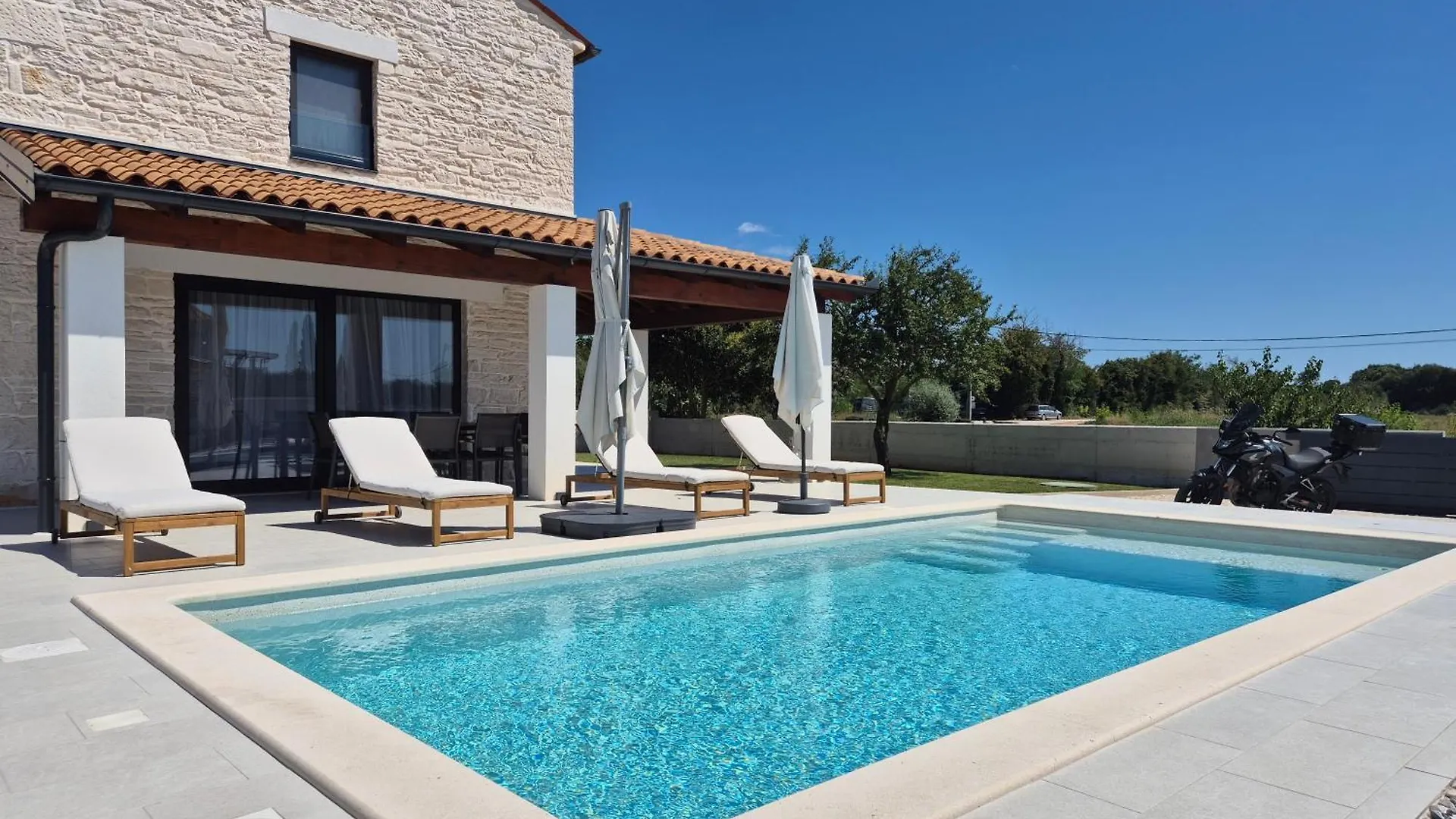 Stone Villa With Private Pool 普拉