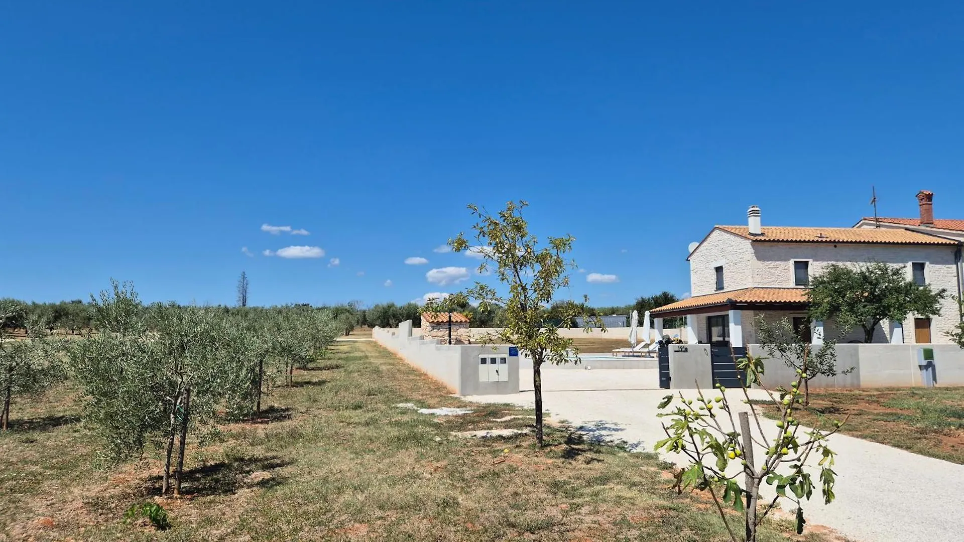 Stone Villa With Private Pool Pula