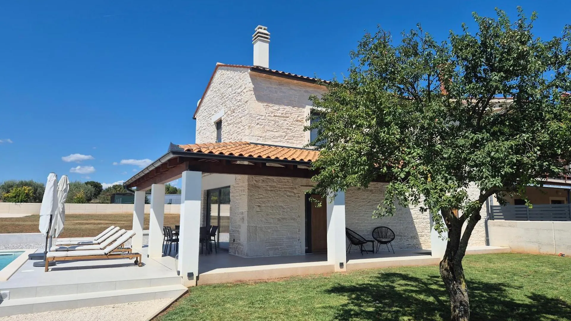 Stone Villa With Private Pool Pula