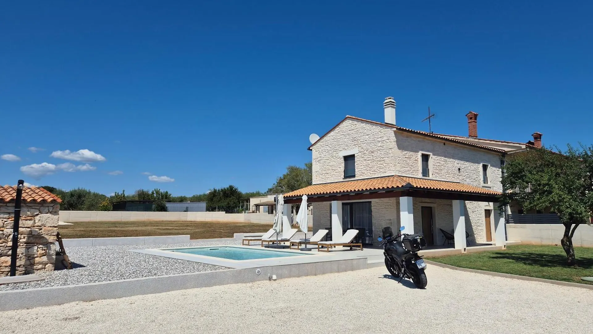 Stone Villa With Private Pool Pula