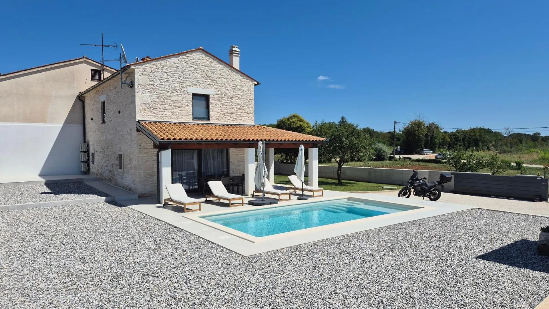 Stone Villa With Private Pool Pula